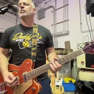 Worm my Daddy O&apos;s shirt during our show in Ashburn, VA