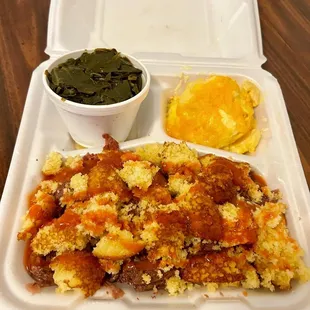 roast with corn bread on top‍