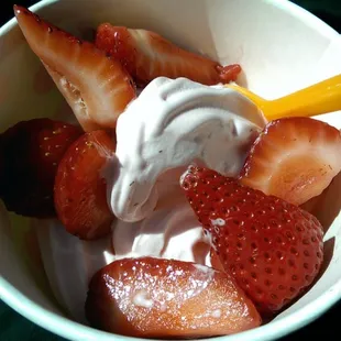 Strawberry short cake froyo with fresh strawberries.