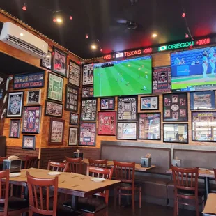 Sports Bar Decór galore