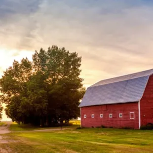 Daddy's Barn pickins came about from the love I have of ole barns and the love I have for my daddy.