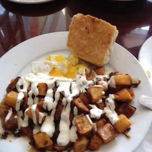 Brisket hash with horse radish sauce Hhhhm awesome