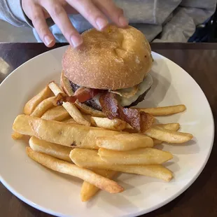 Huge Dad 's Burger