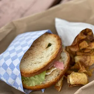 Hamburger sandwich and homemade chips