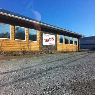 Dads Pizzeria