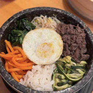 Stone Pot, Sizzling w/ beed