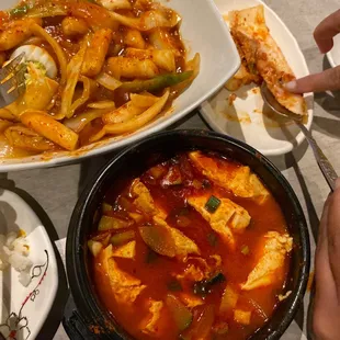 Tofu stew with vegetables and duk bokki