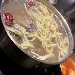 19. DAEHO Beef Rib Soup (DAEHO Kalbi Tang)