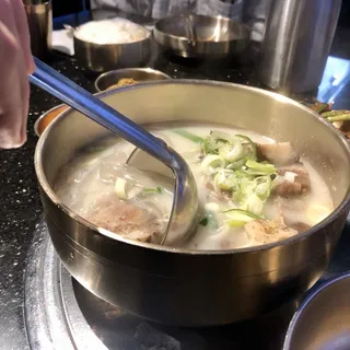 E2. Beef Knee Bone Soup (Doh Ga Nee)