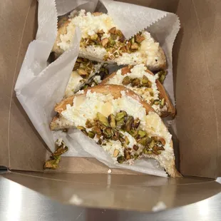 Ricotta toast with pistachio!