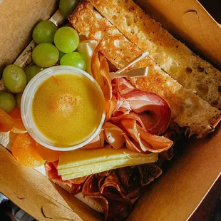 Charcuterie box