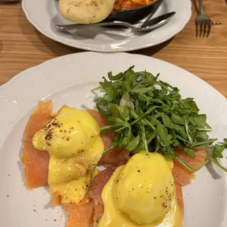 Salmon Eggs Bennedict