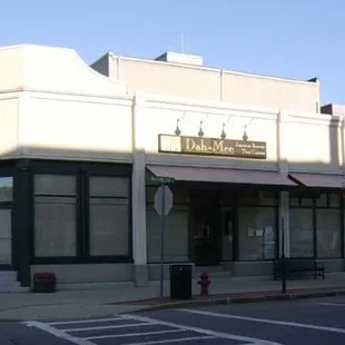 a building on a street corner