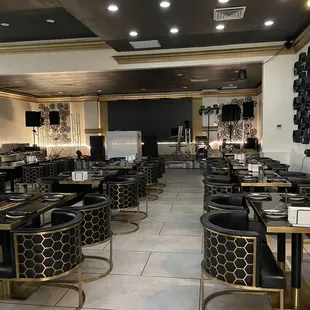 Nice dining room in the back