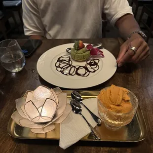 Matcha cheese cake and Thai Tea Ice cream