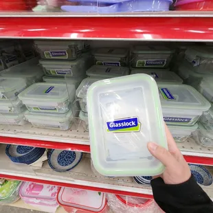 They got my favorite glass containers here ^_^