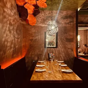 Comfortable booths for 4-6