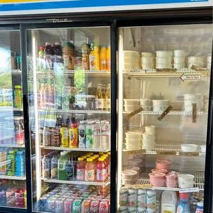 Lots of drinks and cream cheese options