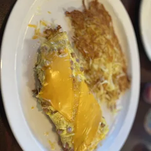 Ham and cheese omelette with hash browns