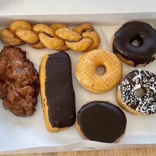 food, dough desserts, donuts