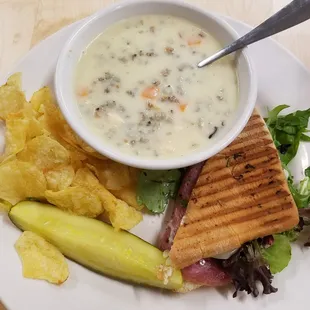 Chicken Wild Rice Soup, 1/2 Italian Panini