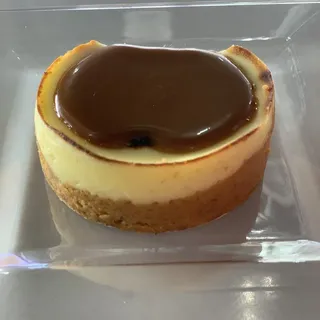 Salted Caramel Cheesecake Circle