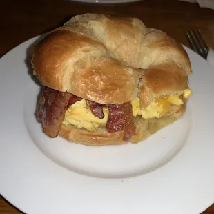 Bacon, egg, and Gouda croissant