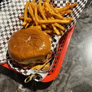 MOZZARATI CHICKEN SANDWICH