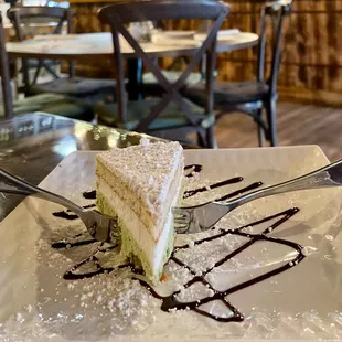Pistachio cake