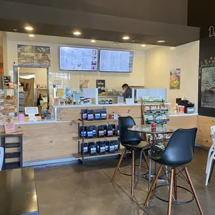 ramen and noodles, interior