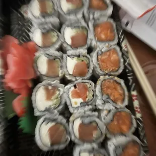 R29a Spicy Tuna Roll G Spicy Salmon And Philadelphia