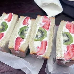 Sandos