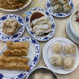 Sweeten Rice Dumpling with Sesame Seed