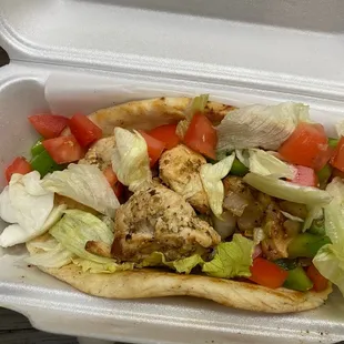 Chicken souvlaki with lettuce
