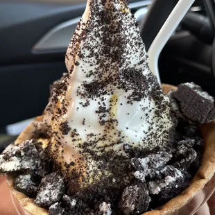 Caramel sundae with Oreo