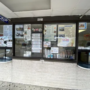 the outside of the restaurant