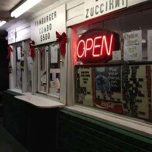 Drive up burger stand in Taft