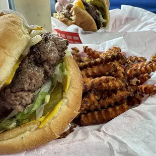 Cheeseburger and sweet potato fries