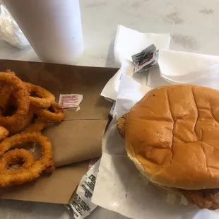 Steak sammich &amp; onion rings