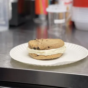 Double chocolate chunk creamwich