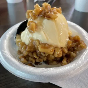 Vanilla with wet walnuts