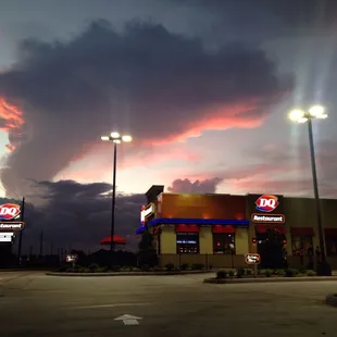 A blizzard? No, but a rainbow cotton candy anvil looks better anyway.