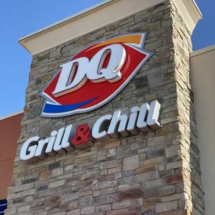 a dairy queen grill and chill sign