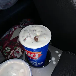 No lid and was dripping when given to us