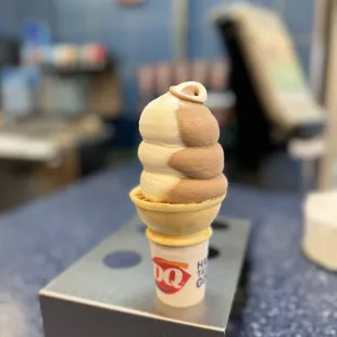 Chocolate Vanilla Swirl Cone