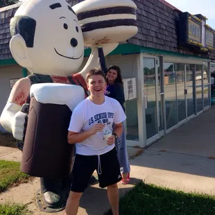 If there's an 8 foot dude holding a hamburger out front, you HAVE to stop.
