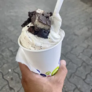 Brownie and mound medium flurry.