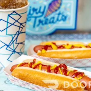 Hot Dog Meal (2 Hot dogs &amp; drink )