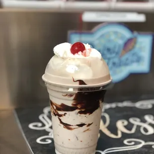 HOT FUDGE SHAKE
