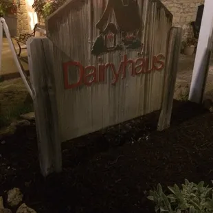 Night stop in downtown for fantastic ice cream!